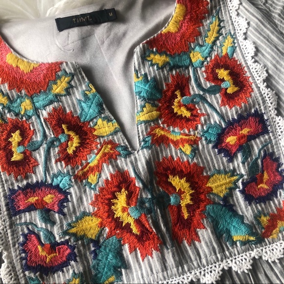 THML Embroidered Floral Dress Flutter Sleeves Sz M - Picture 3 of 7